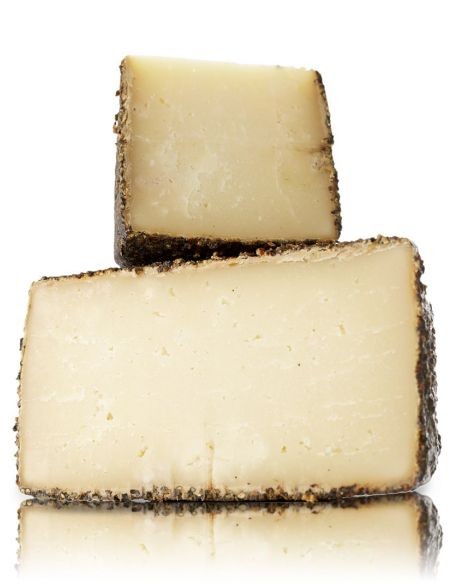 La Antigua Queso de Oveja Añejo a la Pimienta Negra La Antigua Queso de Oveja Añejo a la Pimienta Negra